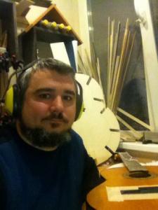 Островной «Страдивари». Сельский священник планирует открыть скрипичную столярную школу Островной «Страдивари». Сельский священник планирует открыть скрипичную столярную школу