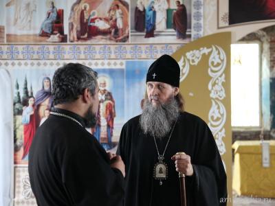 Митрополит Даниил совершил литургию на острове Андрианов в дельте Двины Митрополит Даниил совершил литургию на острове Андрианов в дельте Двины